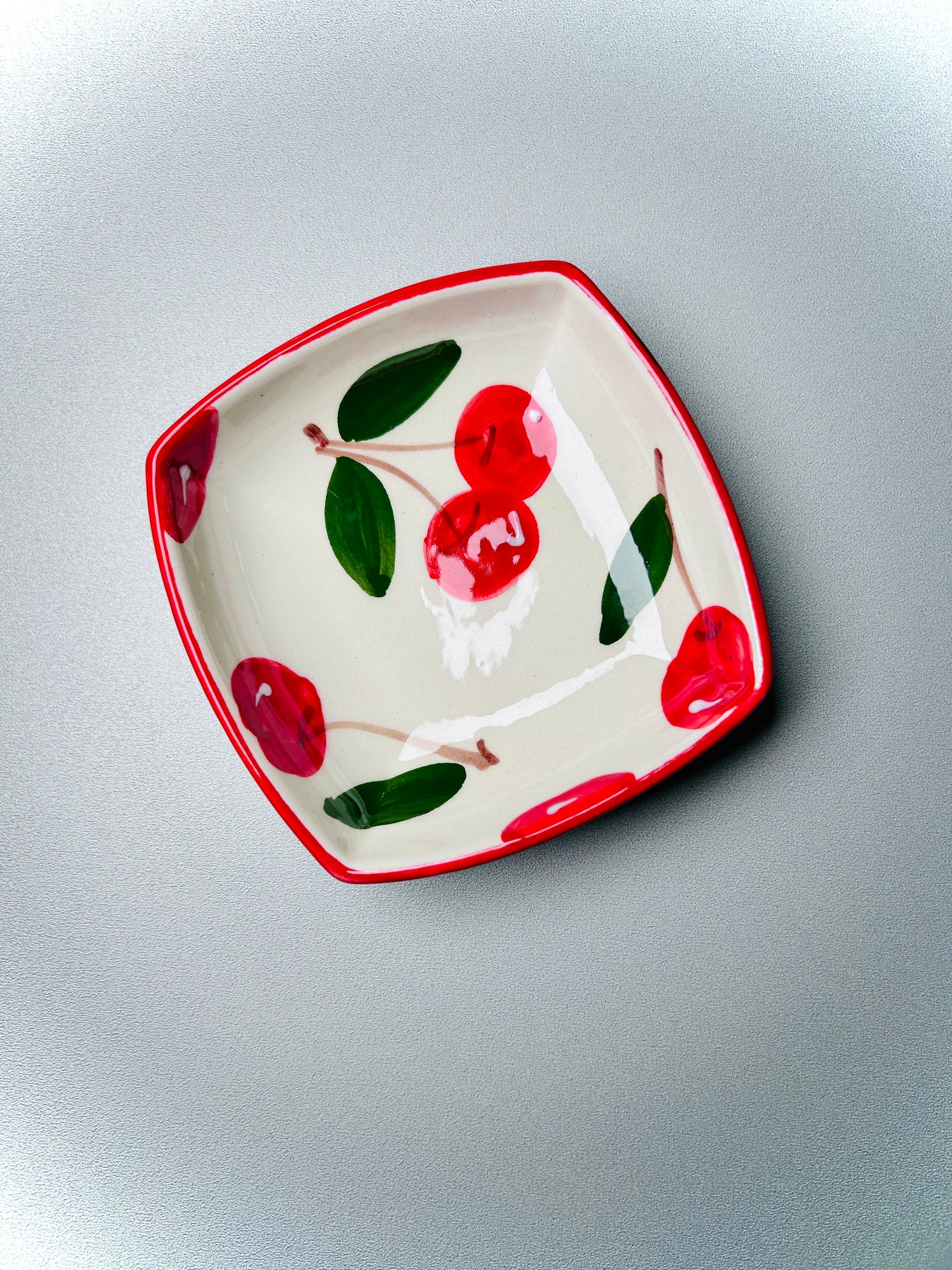 Snackschale quadratisch "Früchtchen" – rote Kirschen" (Länge: 11 cm Breite: 11 cm Höhe: 3 cm)