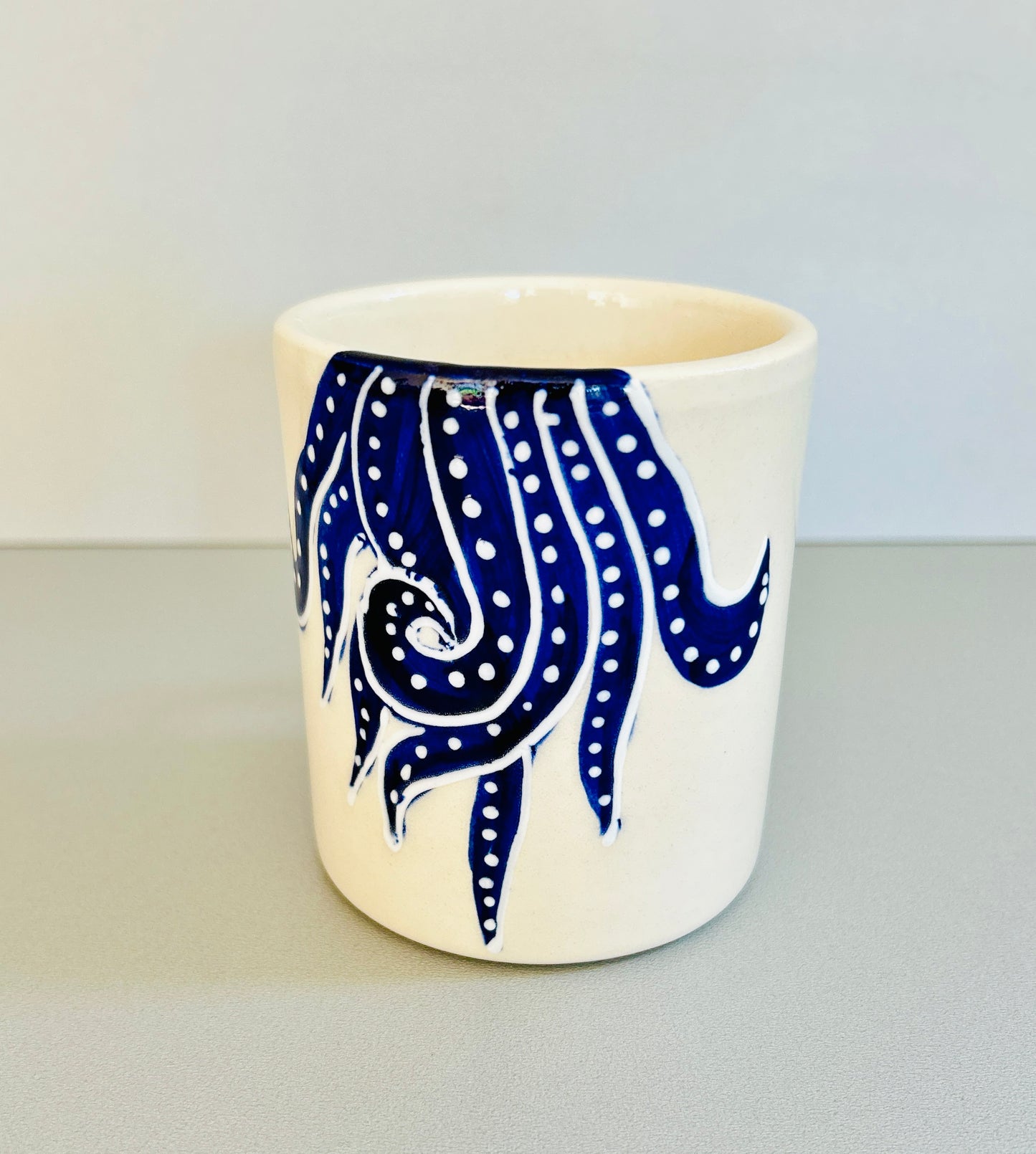Kaffeetasse blau "Paulchen die Krake" (Ø 8,5 cm Höhe: 9,5 cm)