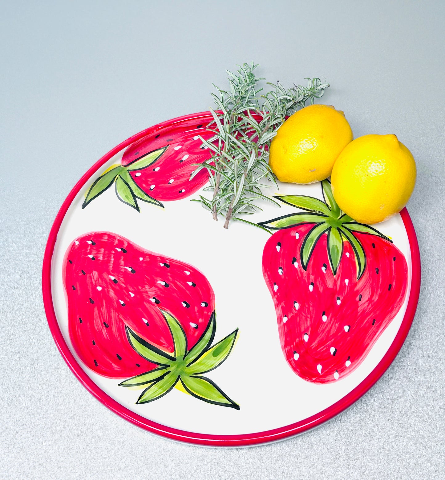 Flacher Teller mit Rand"Früchtchen - Erdbeeren" (Ø 26 cm)