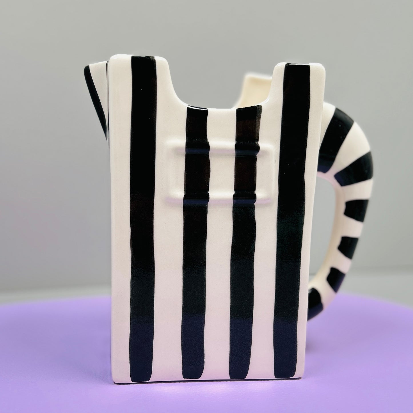 Karaffe "Schwarz & Weiß" (Höhe: 18 cm x Breite: 16 cm)