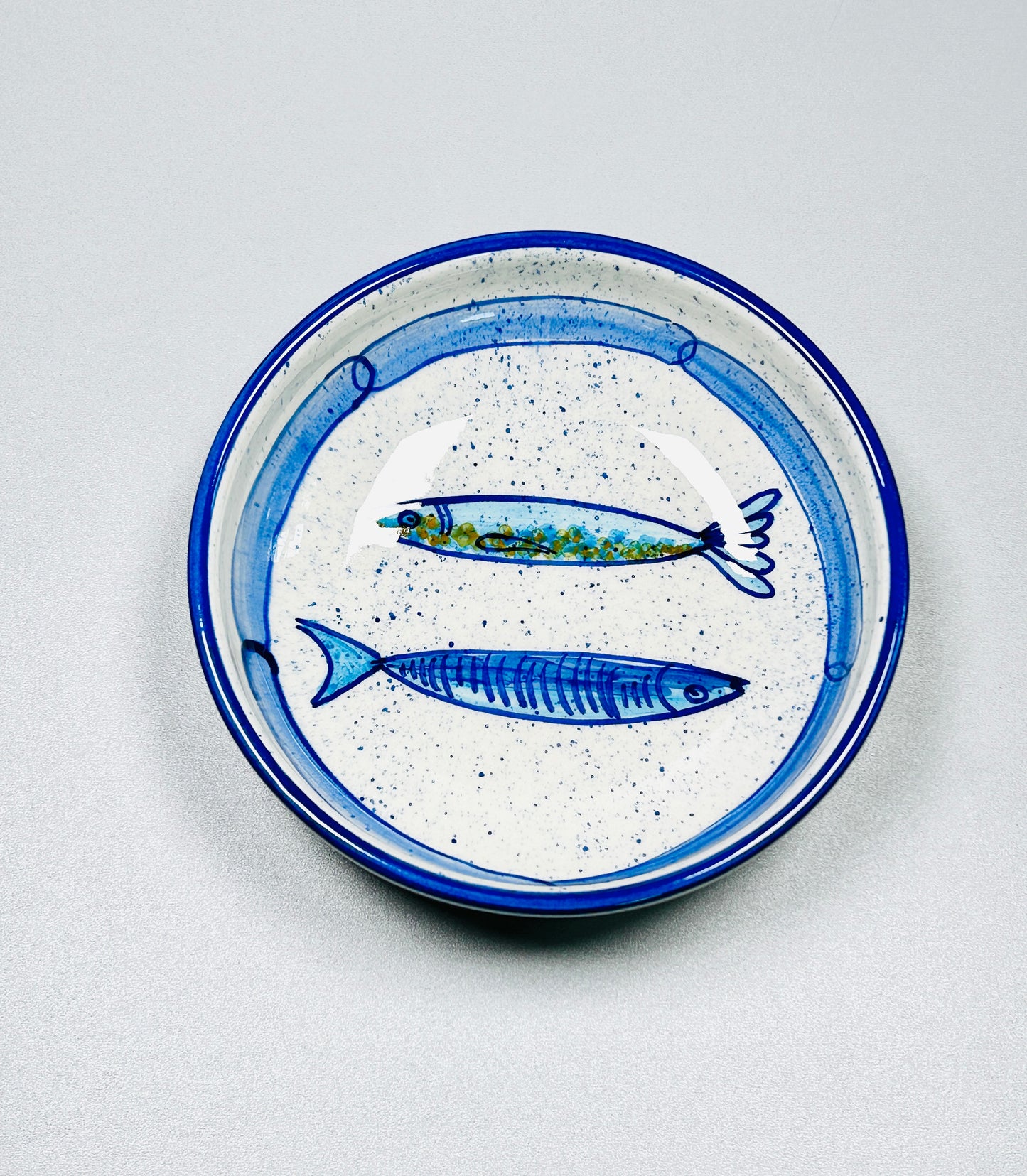 Schale "Sardinen" außen blau, (Ø 18 cm Höhe: 5,5 cm )