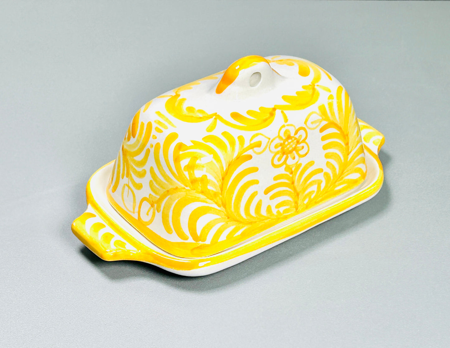 Butterdose "Blumen von Granada" gelb/weiß (Länge: 19,5 cm Breite: 13,5 cm Höhe: 11 cm)