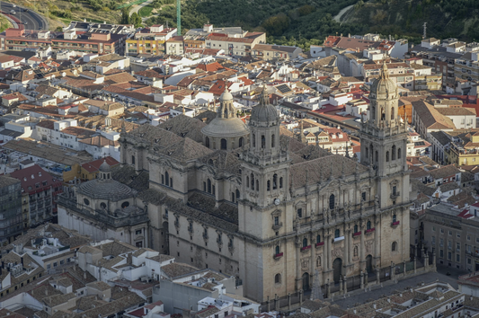 Die Welthauptstadt des Olivenöls namens "Jaen" in Andalusien