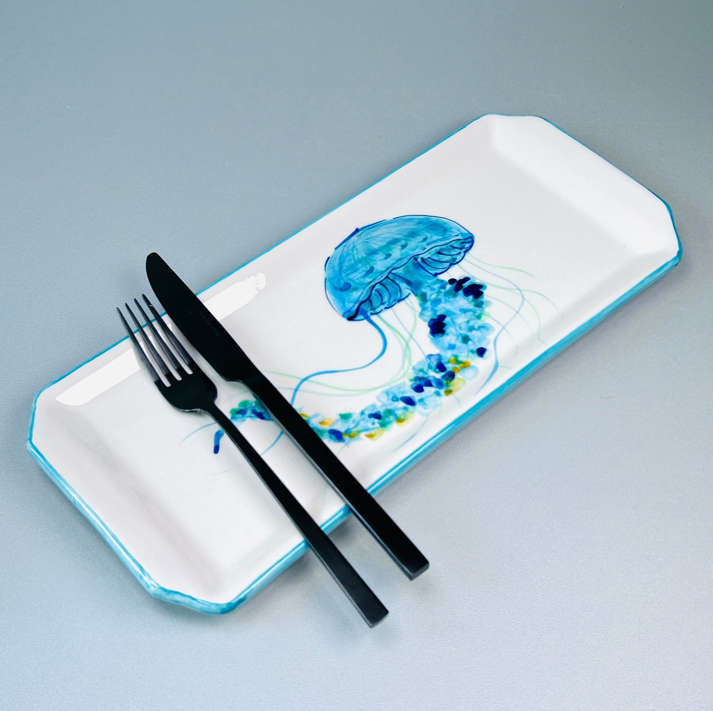 Servierplatte eckig / länglicher Teller "Wilma die Quallenlady", Rand türkis (36 cm x 16cm)