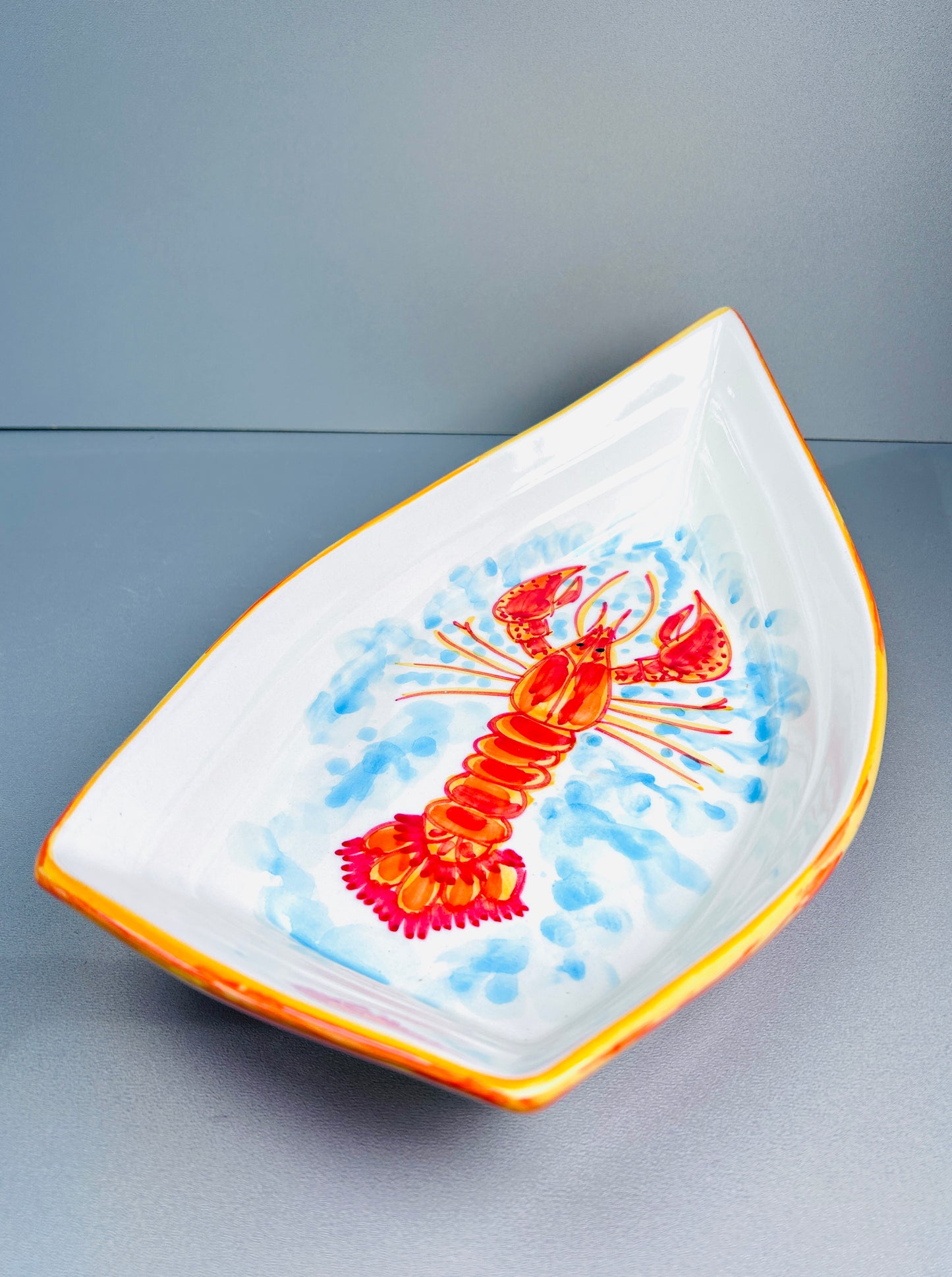 Schale in Bootsform "Fred der Hummer", außen orange (Länge: 34 cm Breite: 19 cm Höhe: max. 9 cm)