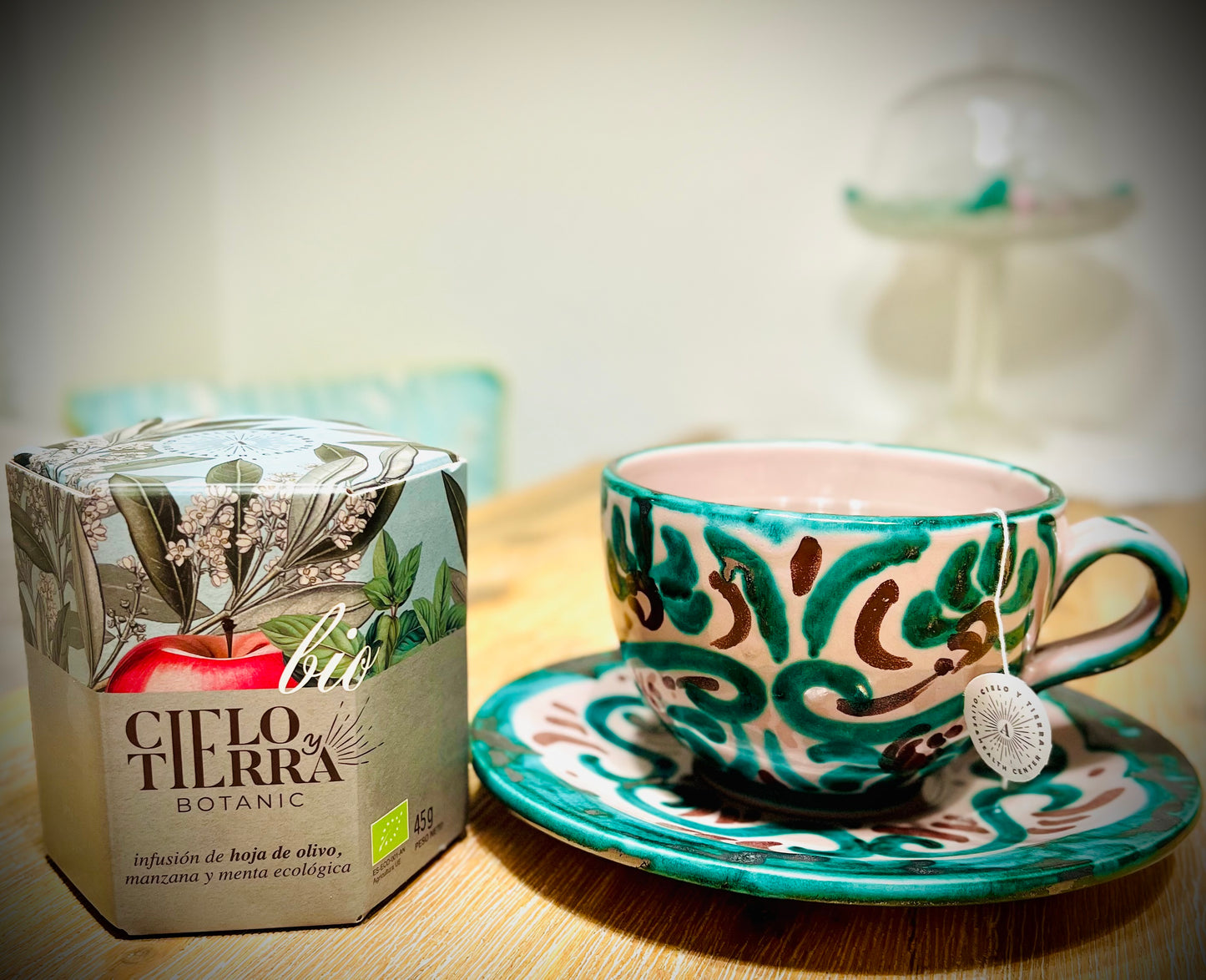 Cielo y tierra – Olivenblatttee mit Apfel & Minze