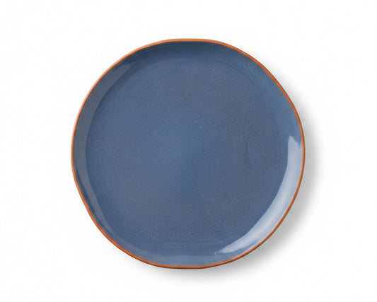 Handgefertigter Keramikteller – blau mit Terrakottarand Ø 23 cm