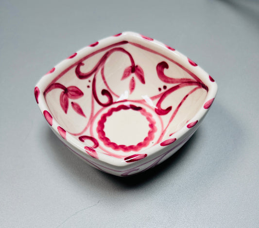 Schale quadratisch, runde Ecken, dunkelrot "Träume von Sevilla" (Länge + Breite: 12 cm, Höhe: 6 cm)