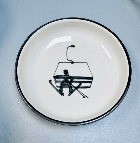 Schale "Sessellift" (Ø 23 cm Höhe: 6 cm )