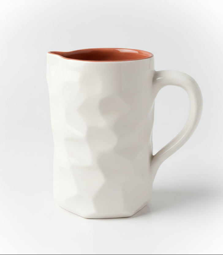 Handgefertigte Keramikkaraffe – Facettenstruktur mit Terrakottarand 1 l · Höhe 17 cm