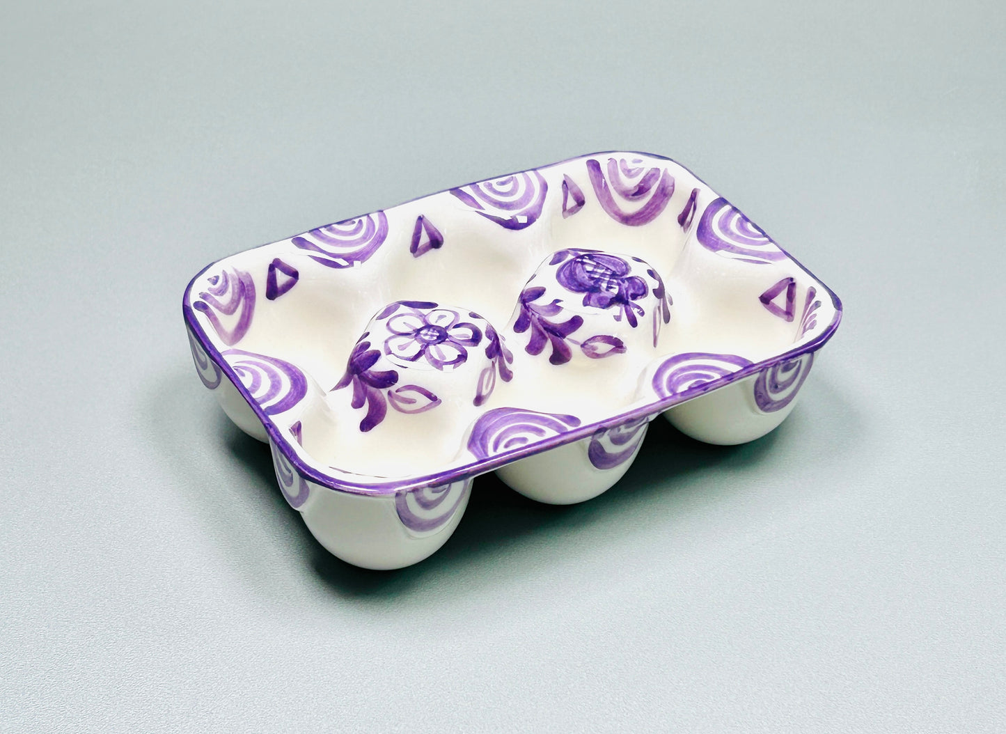 6er Eieraufbewahrungsbehälter "Blumen von Granada", lila (Länge: 19,5 cm Breite: 13,5 cm  Höhe: 5 cm)