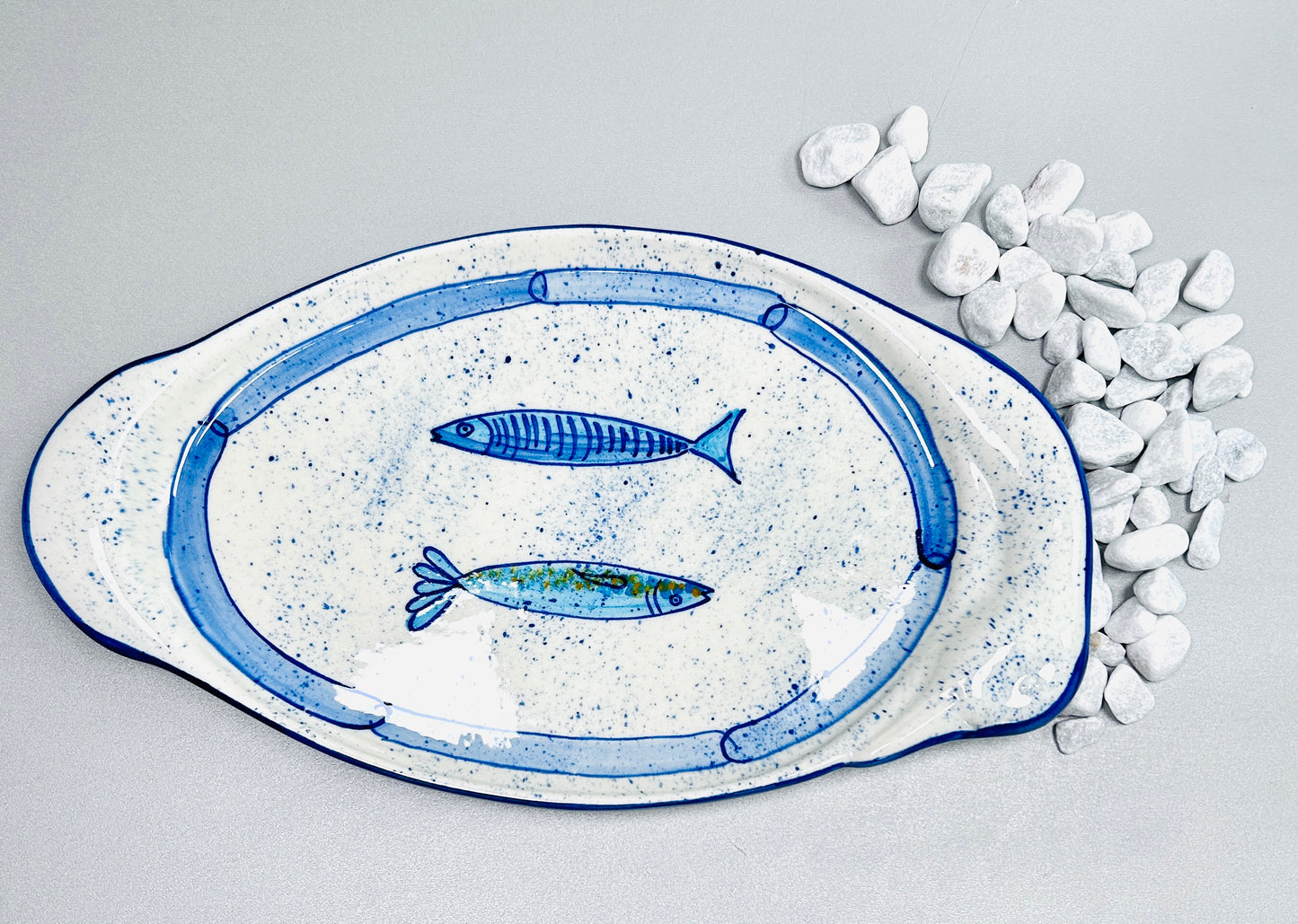 Servierplatte "Sardinen", außen blau (Länge: 37 cm  Breite: 21 cm)