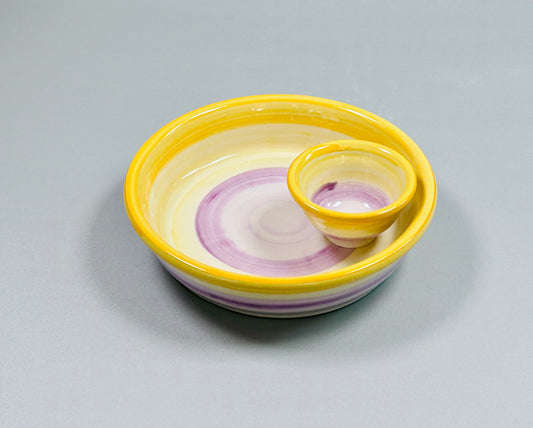 Schale mit integrierter Dip-Schale „Farbenmix“ gelb/lila (Ø 18 cm Höhe: 5 cm)