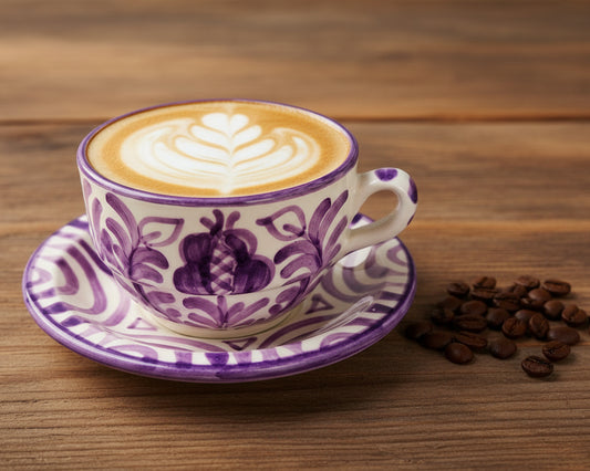 Kaffeetasse mit Untertasse "Blumen von Granada", lila/weiß (Ø Tasse: 9cm, Ø Untertasse: 13 cm Höhe: 6 cm)